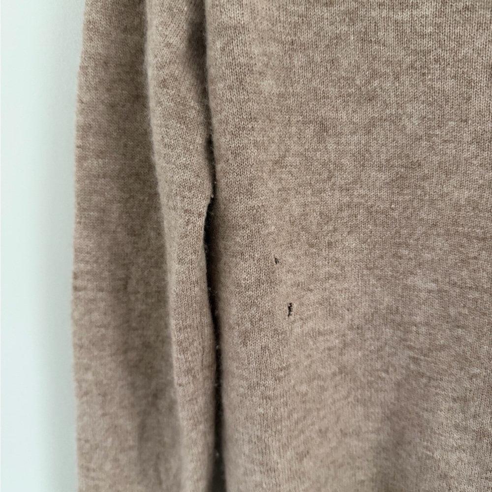 Quince Mongolian Cashmere Crewneck Sweater Oatmeal Small FLAWS - Picture 9 of 12